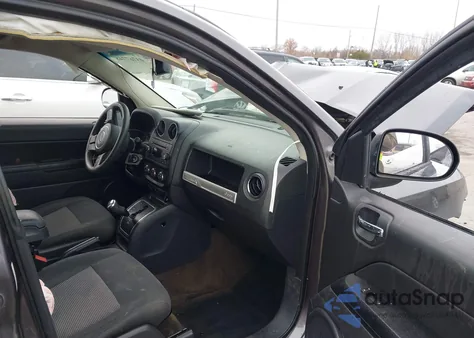 2016 Jeep Compass Sport z USA, uszkodzony, nr VIN 1C4NJCBA8GD524753